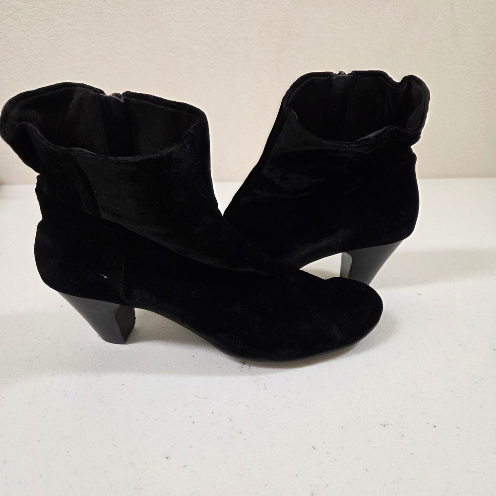Umberto Raffini Nolan Black Velvet Ankle Boots Cone Heel Size 40 Side Zip Bootie
